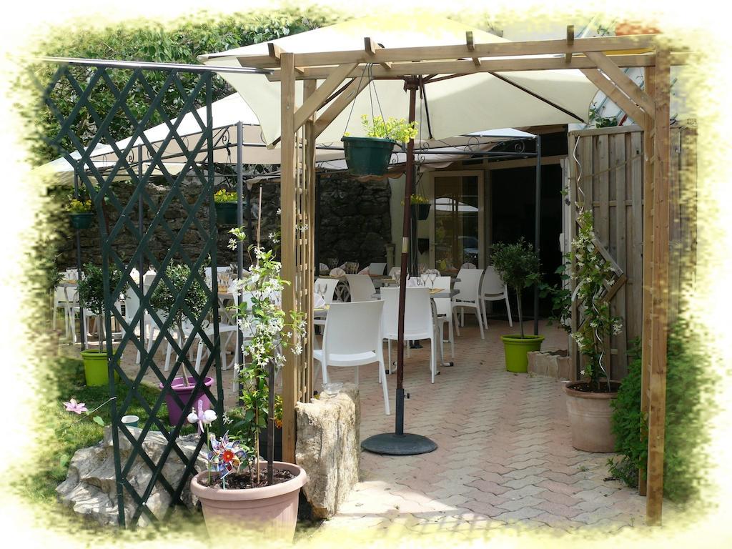 Auberge De La Couronne Lablachere Экстерьер фото